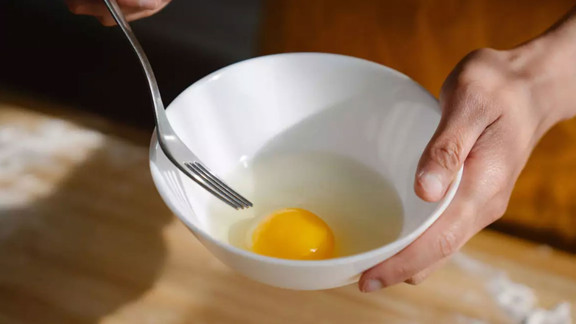 Yumurta akı yanık tedavisinde kullanılabilecek doğal yöntemler arasında yer alıyor.