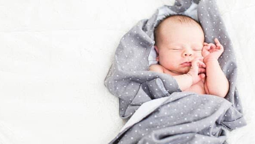 Yenidoğan Bebeği Neden Hıçkırık Tutar, Nasıl Geçer? Hıçkıran Bebek İçin Doktor Tavsiyeleri