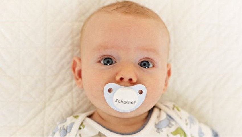Bebeklerde emzik kullanımı ile ilgili A’dan Z’ye her şey: Emzik ne zaman verilir, ne zaman bıraktırılır? Faydaları ve zararları ne?