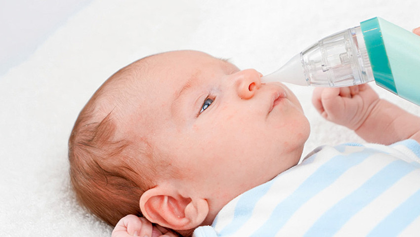 Bebeklerde burun aspiratörü nasıl kullanılır? Ne işe yarar ve zararları var mı? Kullanan ebeveynler ne diyor?