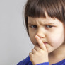 Çocuğunuz öfke nöbeti geçirirken kafasına vuruyorsa aman dikkat! Çocuklarda öfke kontrolü nasıl sağlanır?