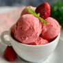 Dondurma tutkunlarına özel: Kolayca hazırlanan 4 malzemeli çilekli dondurma