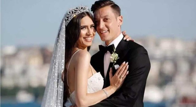 Mesut Özil ve Amine Gülşe'nin ikinci bebekleri göründü!