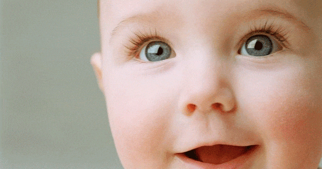 Bebeğimin Göz Kapağı Şişti, Ne Yapmalıyım? Doktorlar Cevaplıyor