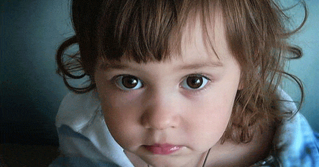 Bebeklerde, Çocuklarda Göz Enfeksiyonu Nedenleri, Belirtileri,Tedavisi