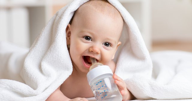 6 aylik bebek ne kadar su icmeli 1 2 3 4 aylik bebege su verilir mi