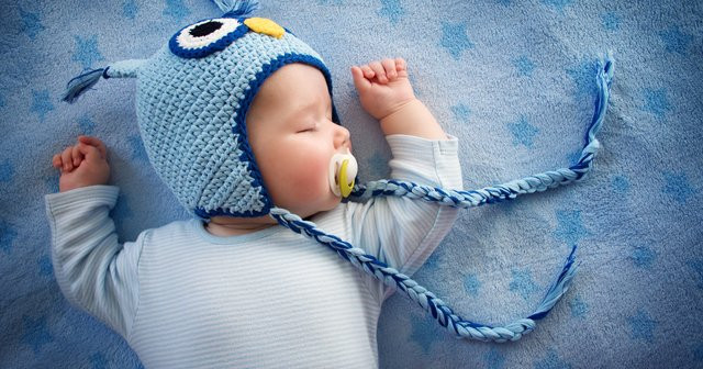 Bebeklerde Emzik Kullanımı Ne Zaman Başlamalı