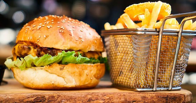 1 Bir Hamburger Kaç Kalori Eder Diyetisyen Cevaplıyor