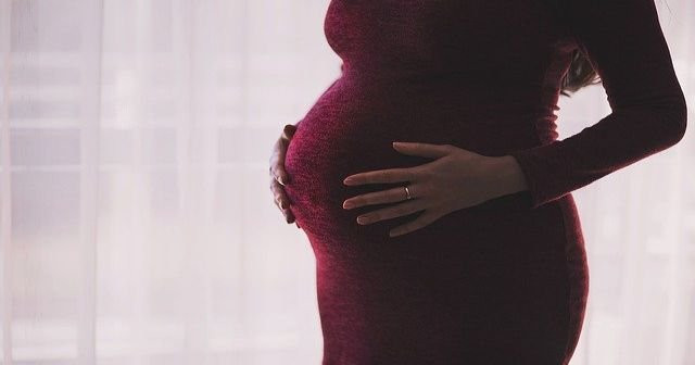 Hamileyken Sırt Üstü Yatmak Bebeğe Zarar Verir mi Tehlikeli mi?