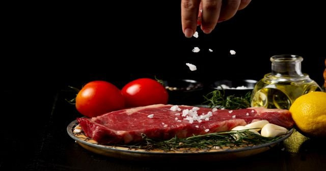 Türk halkının en sevdiği yiyeceklerden olan kırmızı et kaç kaloridir?