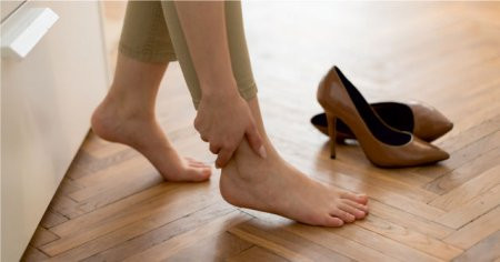 Hamilelikte ayakkabı seçimi nasıl olmalı? Babet ve topuklu ayakkabı giymeyin!