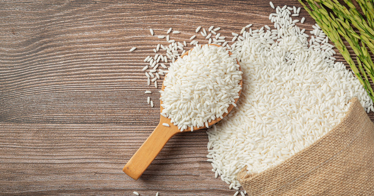 Pirinç nemi emme özelliği sayesinde, dolapta küf oluşumunu da engeller.