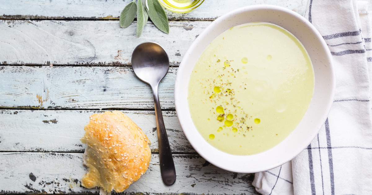 İftar sofranıza lezzet katacak: Nohutlu erişteli yoğurt çorbası