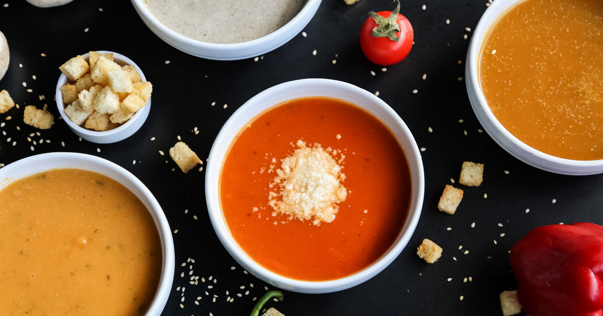 Kremalı domates çorbası, erişte çorbası ve ayran aşı çorbası iftar için yapabileceğiniz lezzetli alternatiflerden.
