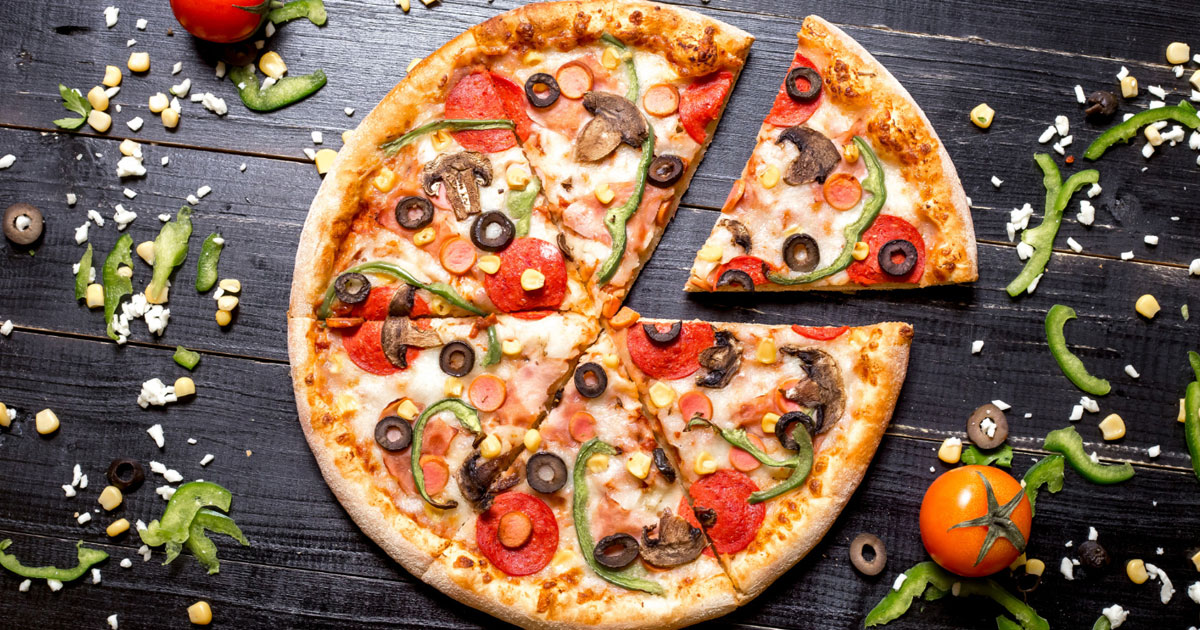 Pizzanın yanına ne gider, ne yenilir, ne içilir? İşte pizza ile yakışan yiyecekler