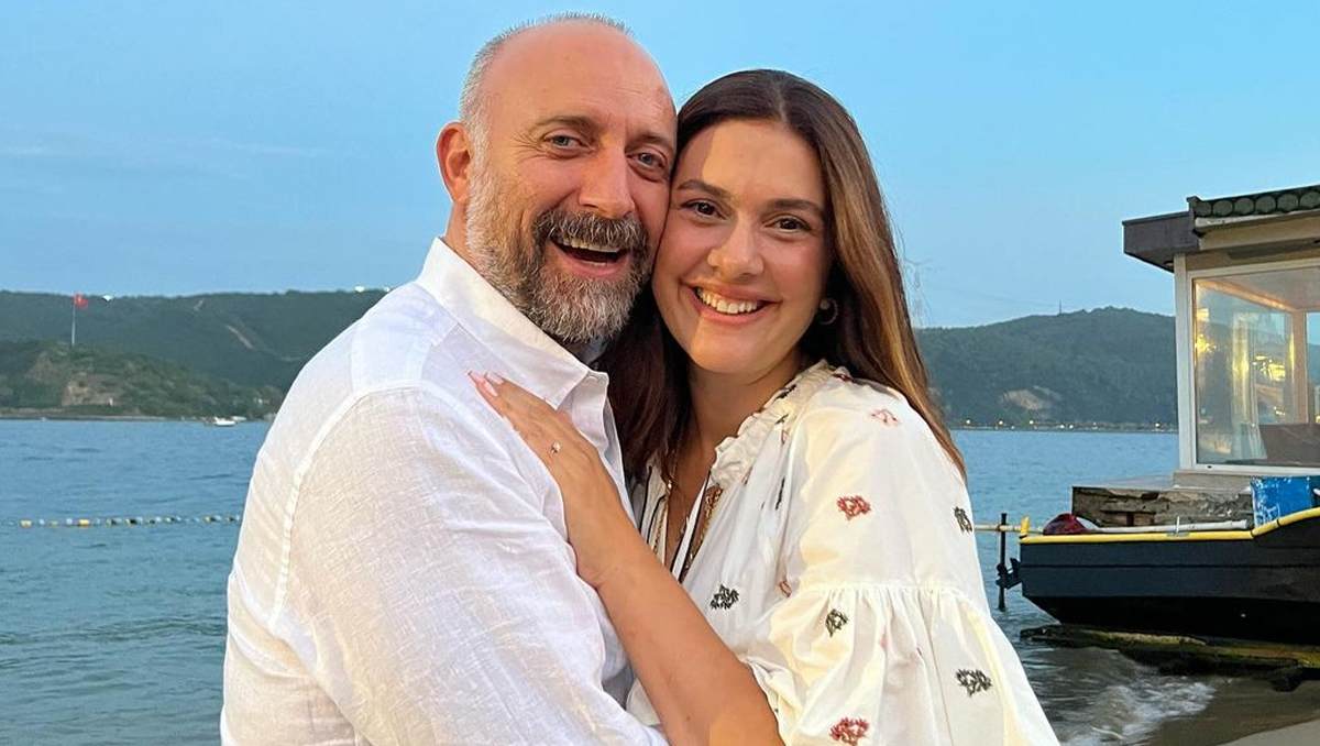 Bergüzar Korel ve Halit Ergenç 14 Mayıs seçimleri için İngiltere’de oy kullandı!