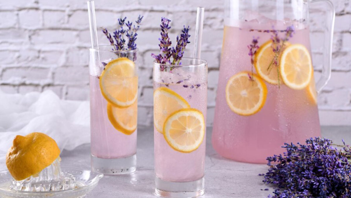 Masal kitaplarından fırlamışçasına: Lavantalı limonata nasıl yapılır? Yazın tüm hararetinizi alacak…