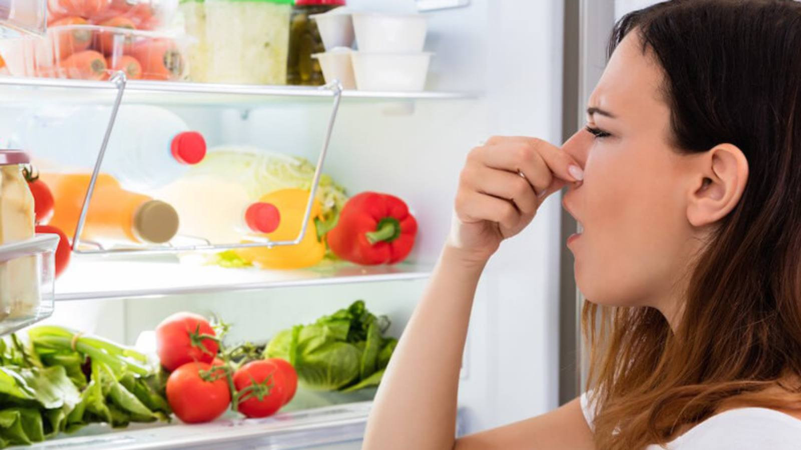 Kötü kokulardan kurtulun! Buzdolabınızı mis gibi kokutacak 8 yöntem