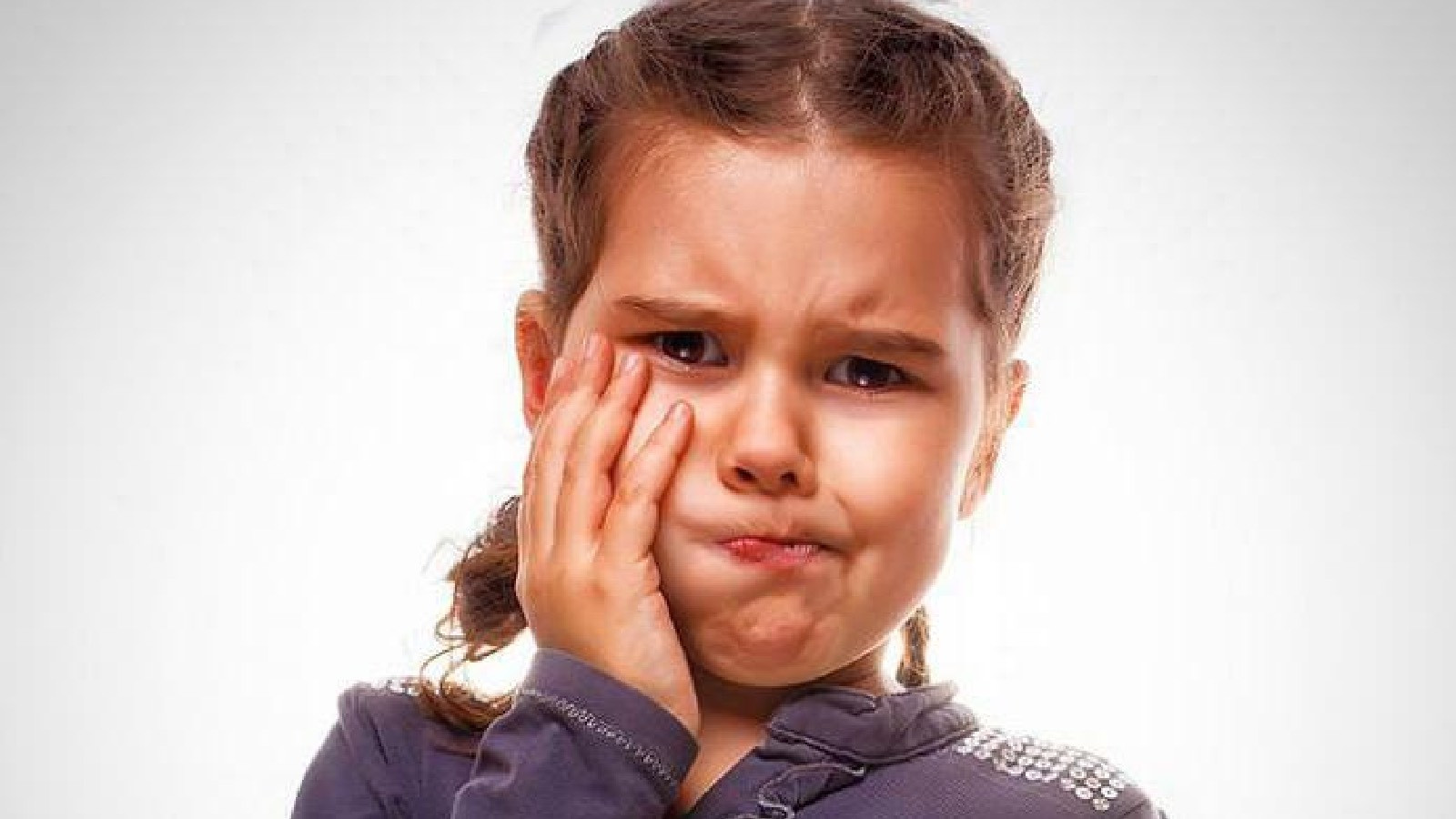 Çocuklarda diş ağrısının altında yatan pek çok neden olabilir.