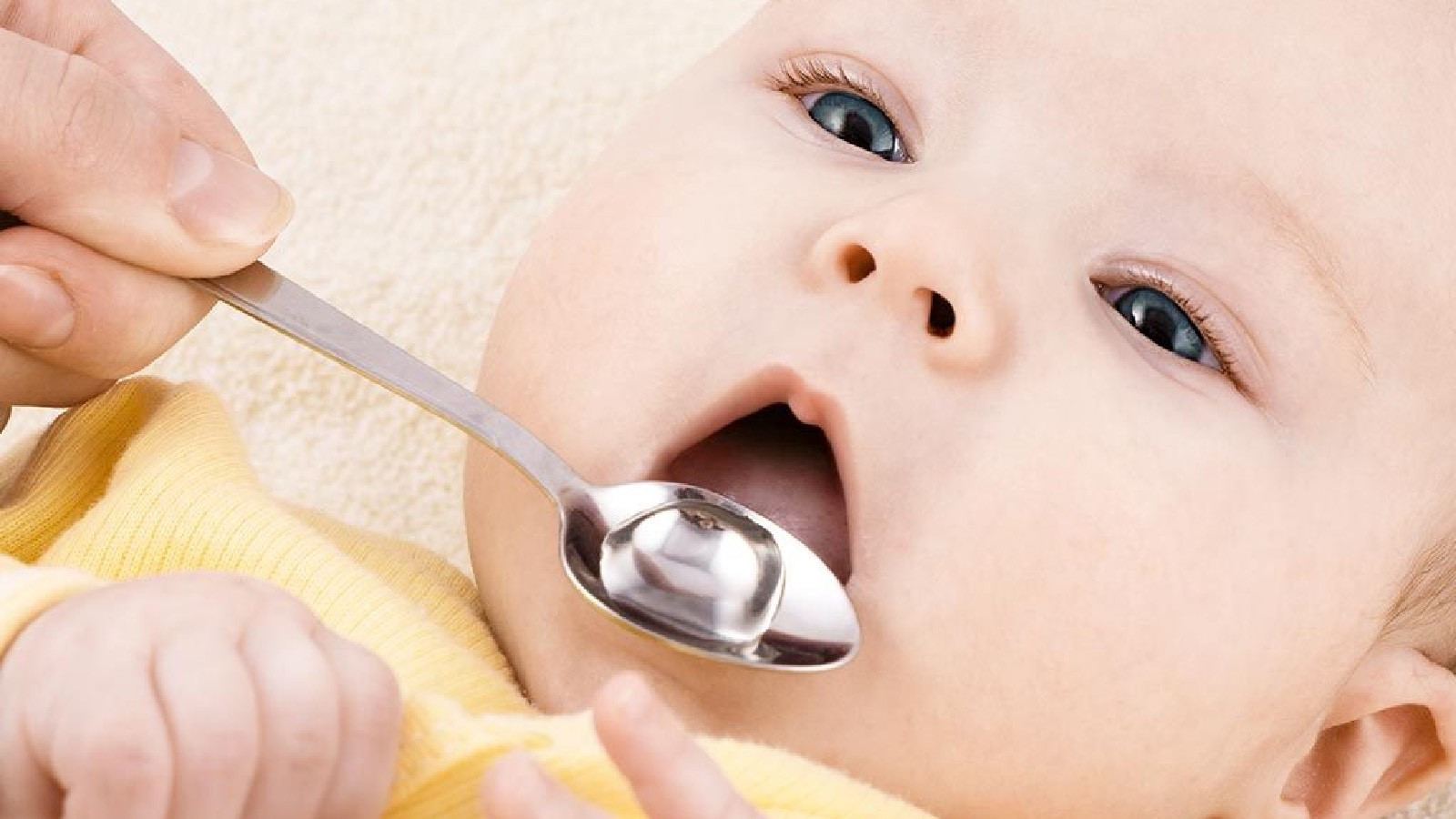 Anne sütünden kesildikten sonra bebeklerin sindirim sistemi aktif hale gelir.