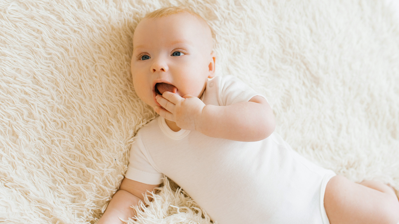 Bebeklerde diş çıkarma belirtileri nelerdir? 6. aydan 3 yaşa kadar devam ediyor!