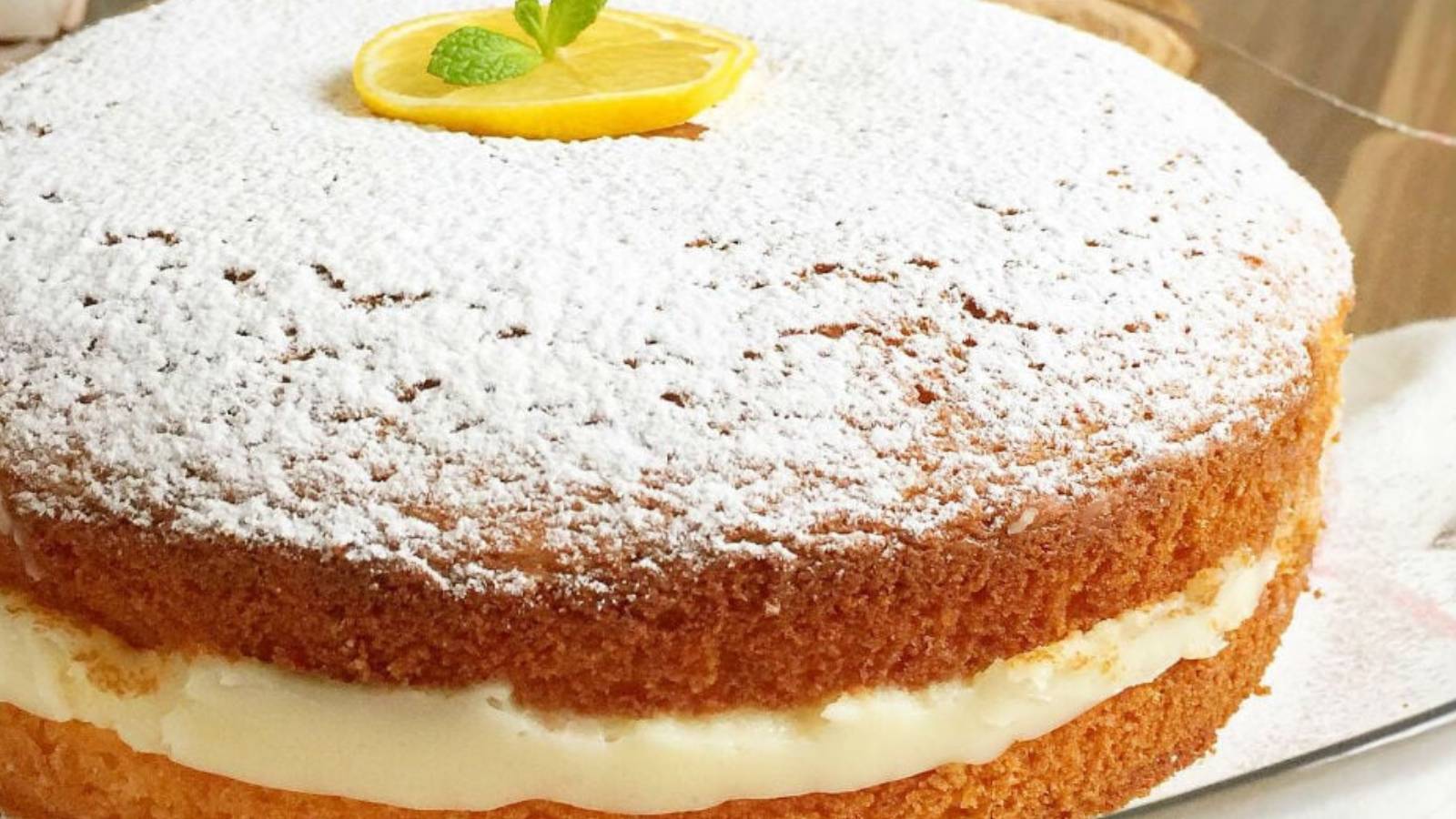 Bir dilimle lezzet dolu yolculuk! Pratik Alman pastası tarifi, nasıl yapılır?