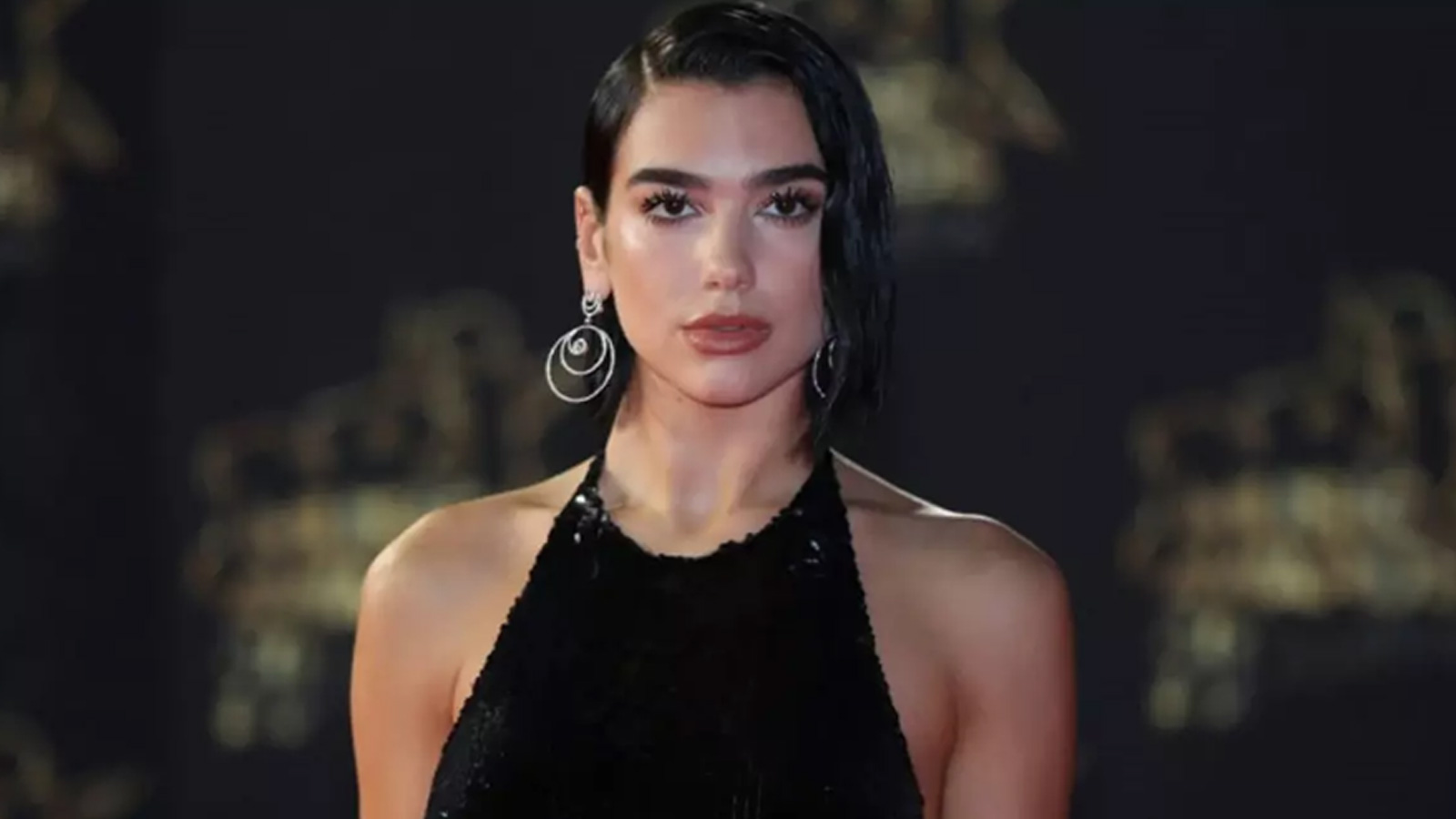 Dua Lipa İstanbul&#039;a mı geliyor? Paylaşımı olay oldu, hayranlarından &#039;davet&#039; yağdı