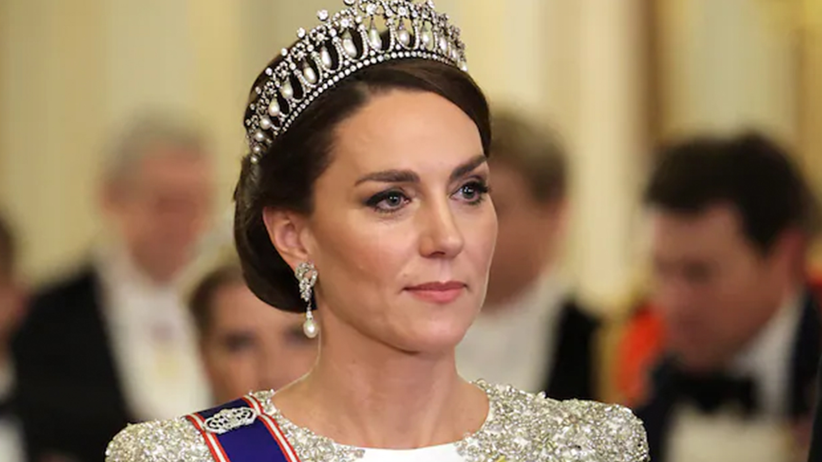 Kanser teşhisi konan Kate Middleton'a destek mesajları yağdı