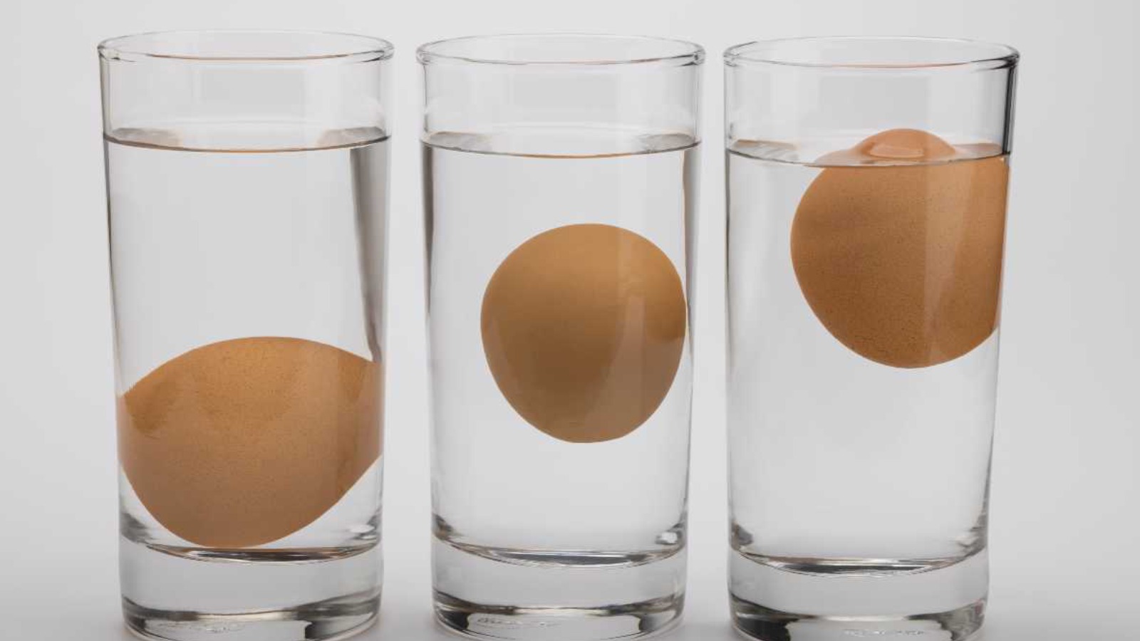 Rengi, kokusu ve barkodu değiştiriliyor... Peki bozuk yumurta nasıl anlaşılır? Çözümü basit