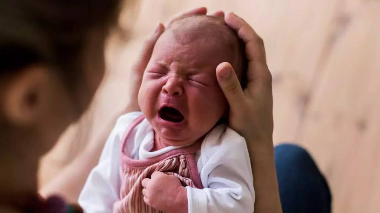 Bebeğiniz çok ağlıyorsa dikkat! En çok dördüncü ayda görülüyor