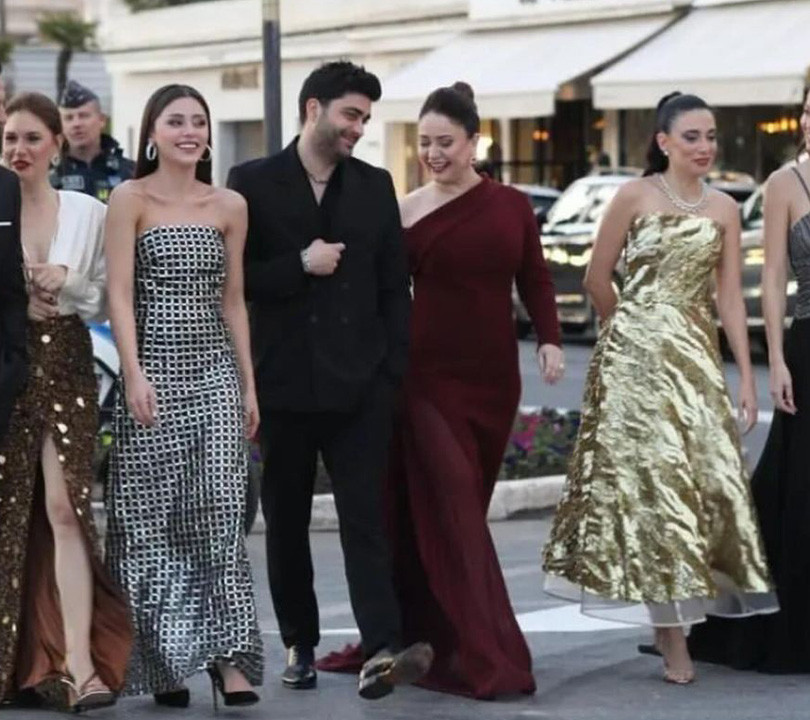 Kızılcık Şerbeti'nin Nursema'sı Cannes tarzıyla gündem oldu