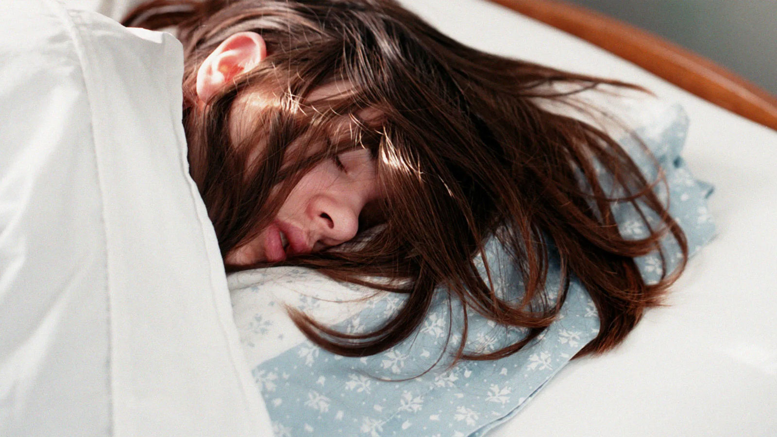 Uyurken saç bakımı yapılabilir mi? Parlak ve güçlü saçlar için gece saç bakım tüyoları… 