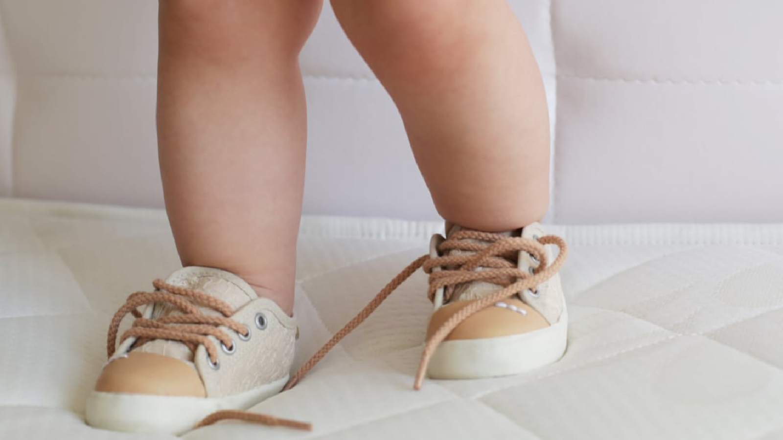 İlk adım ayakkabısı nasıl olmalı? Bebeğiniz için en iyi 5 ilk adım ayakkabısı