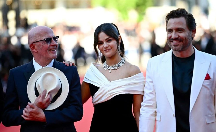 Cannes'da Selena Gomez rekoru! Tam 9 dakika ayakta alkışlandı