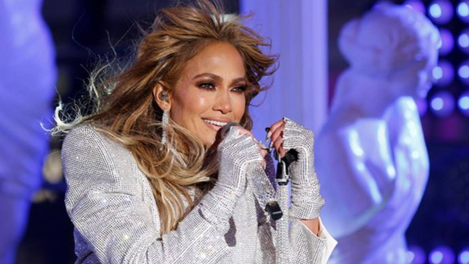 Jennifer Lopez&#039;den hayranlarını şaşırtan karar: Sizi hayal kırıklığına uğrattığım için çok üzgünüm