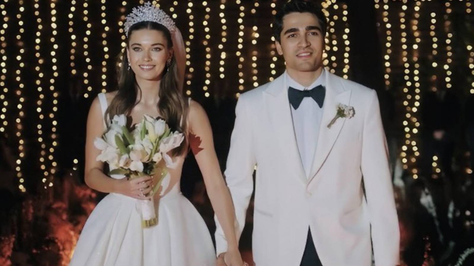 Diziydi gerçek oldu! Afra Saraçoğlu ve Mert Ramazan Demir evlendi
