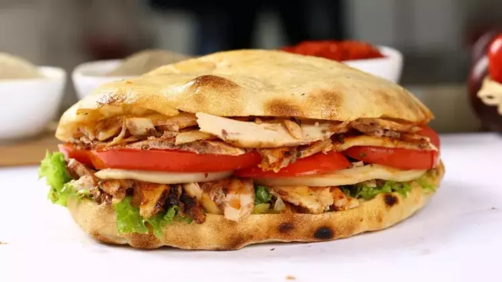 Döner tutkunlarına ev yapımı tarif... Usta dönercileri aratmıyor, yumuşacık oluyor