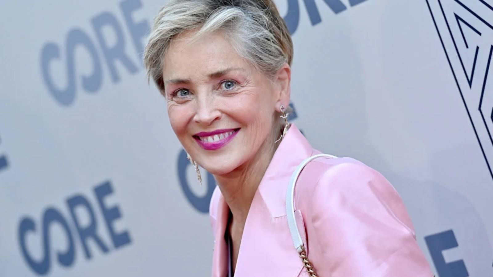 Hollywood Yıldızı Sharon Stone'dan çarpıcı itiraf: Ölümden döndüm diyebilirim