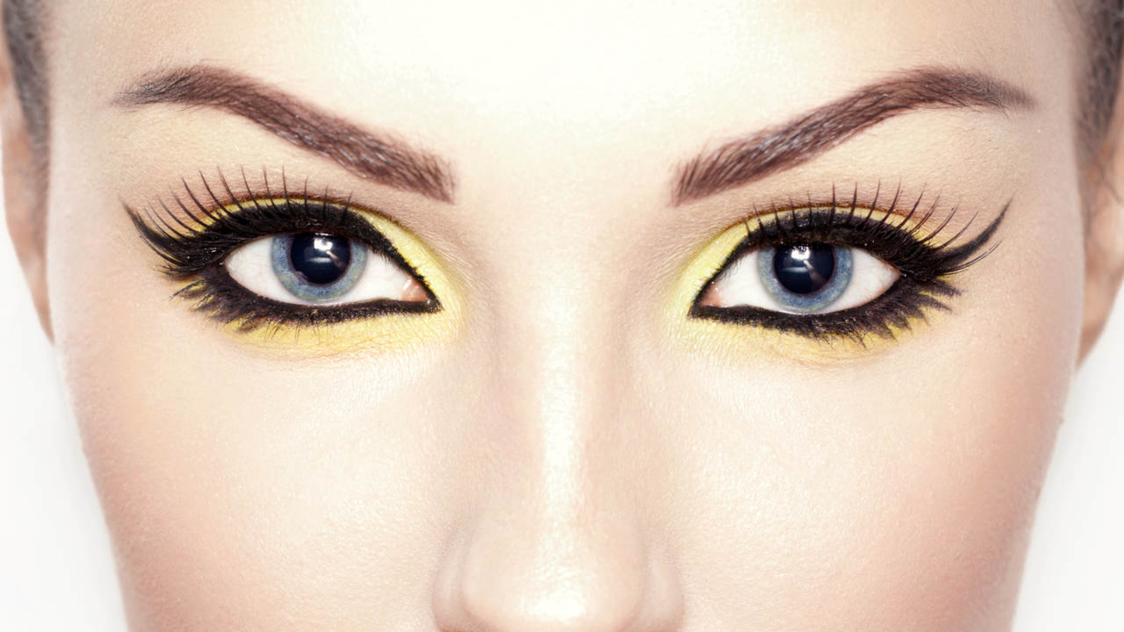 Göz şekline göre eyeliner nasıl çekilir? Büyük, küçük, çekik, yuvarlak, badem gözler için tatkitler