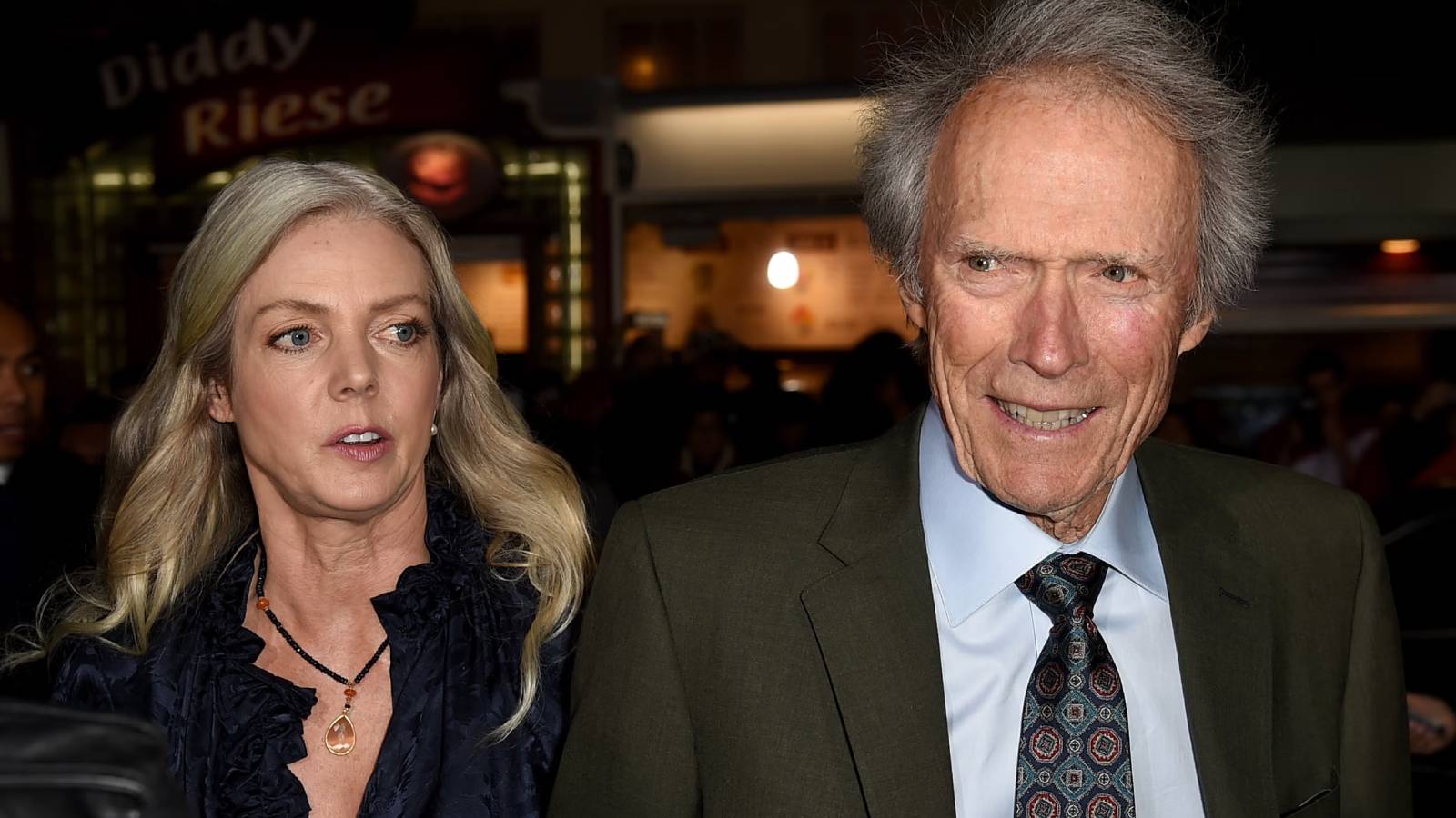 Dünyaca ünlü yönetmen Clint Eastwood'un hayat arkadaşı Christina Sandera hayatını kaybetti