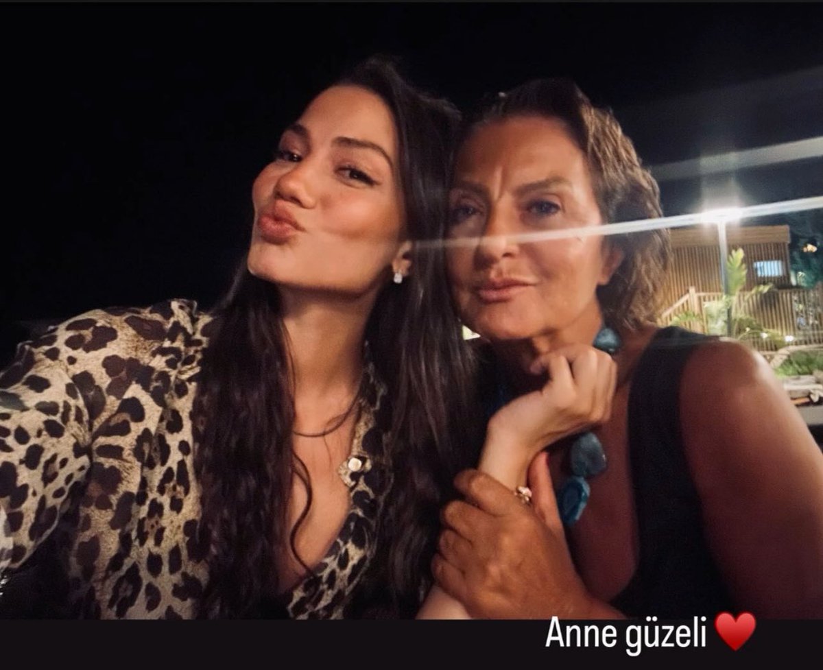 Güzelliği anneden! Demet Özdemir'in fotoğrafına yorum yağdı