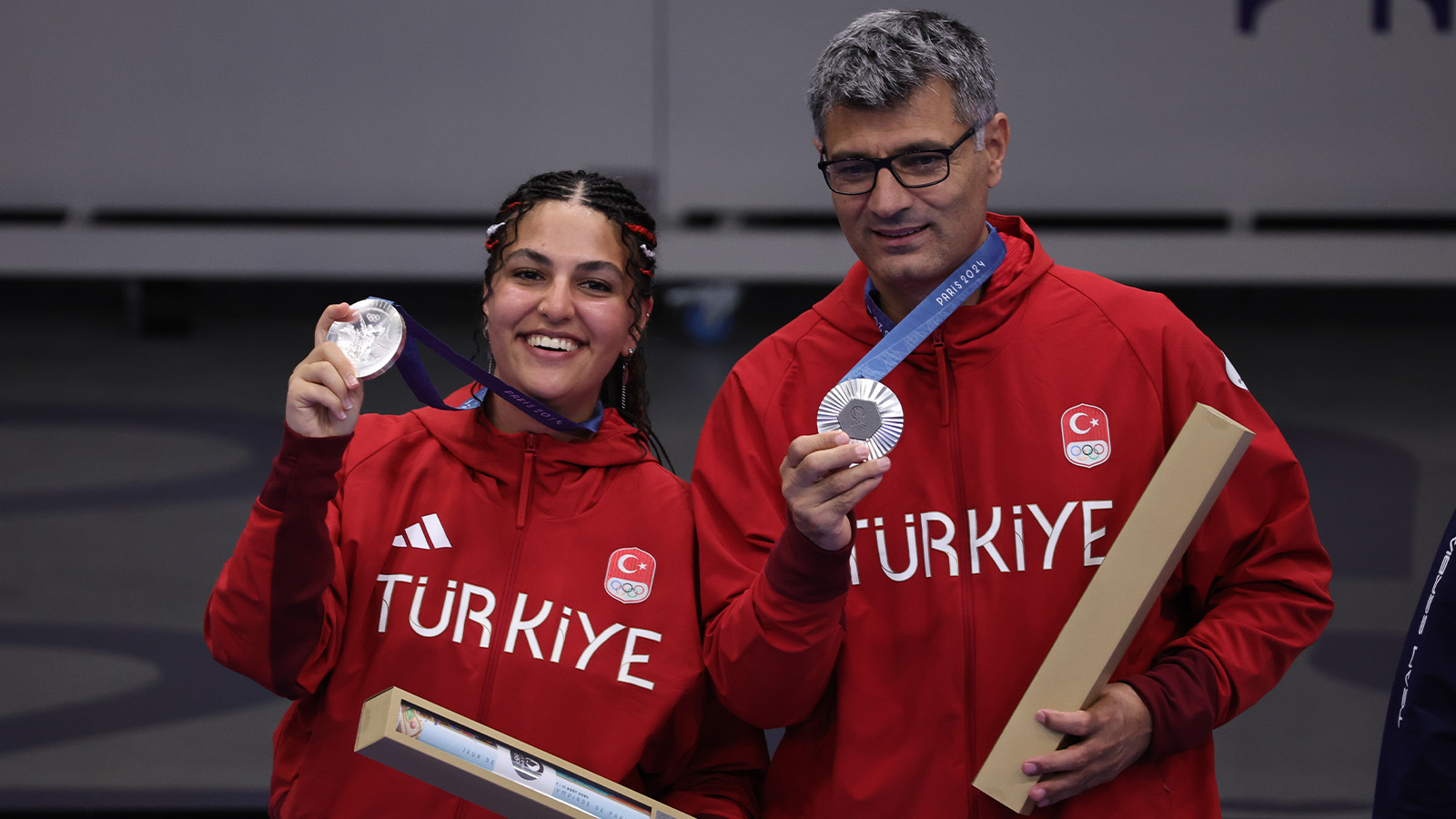 Atıcılıkta bir ilk! Yusuf Dikeç ve Şevval İlayda Tarhan gümüş madalya kazandı