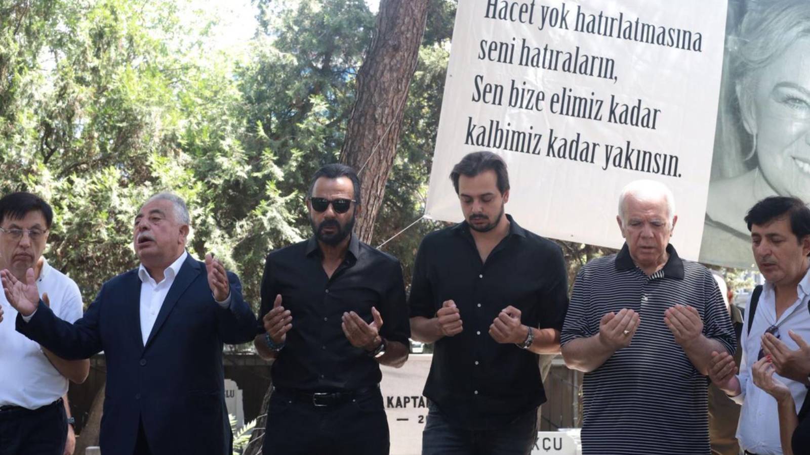 Çolpan İlhan’ı anma töreninde Kerem Alışık’tan yürek burkan sözler: Annen yok, kimsen yok