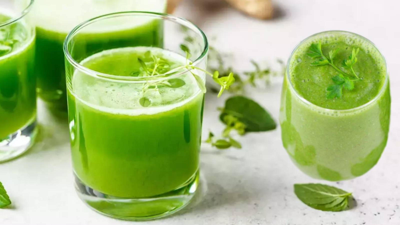 3 günde ödeme veda edin! Hem doyurucu hem detoks etkili içecek tarifi