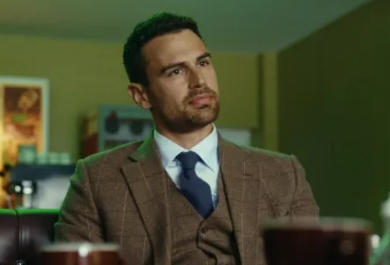 Theo James'ın gizemli İstanbul ziyareti! Sosyal medyayı sallayan karşılaşma