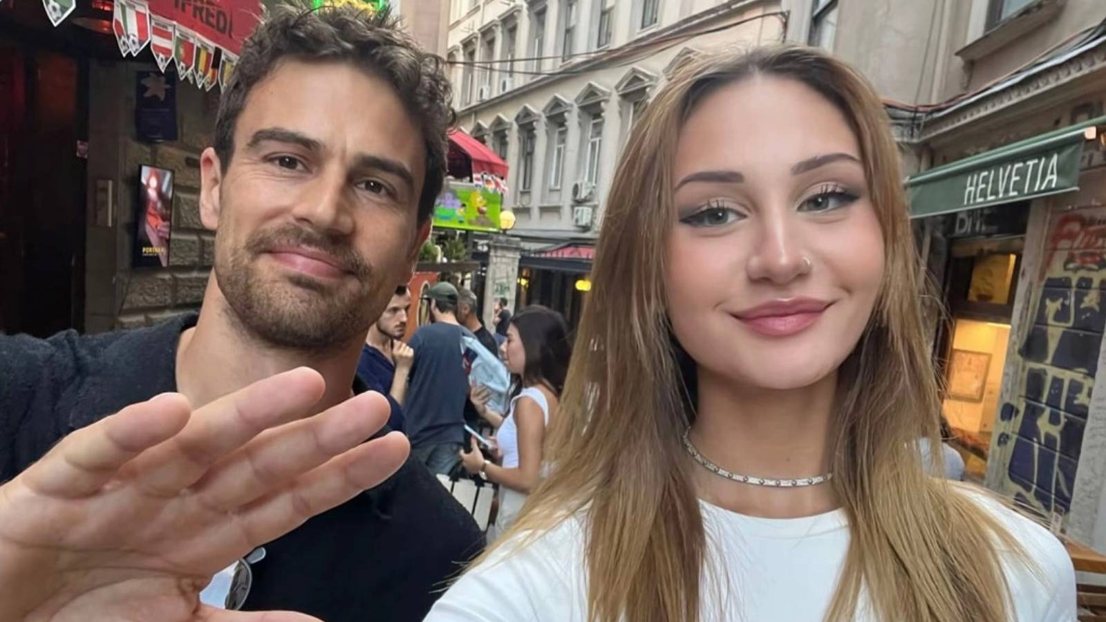 Theo James'ın gizemli İstanbul ziyareti! Sosyal medyayı sallayan karşılaşma