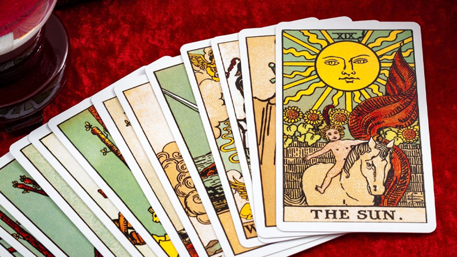 Tarot falında yıldız kartının anlamı! Umuda ve yenilenen güce inanın