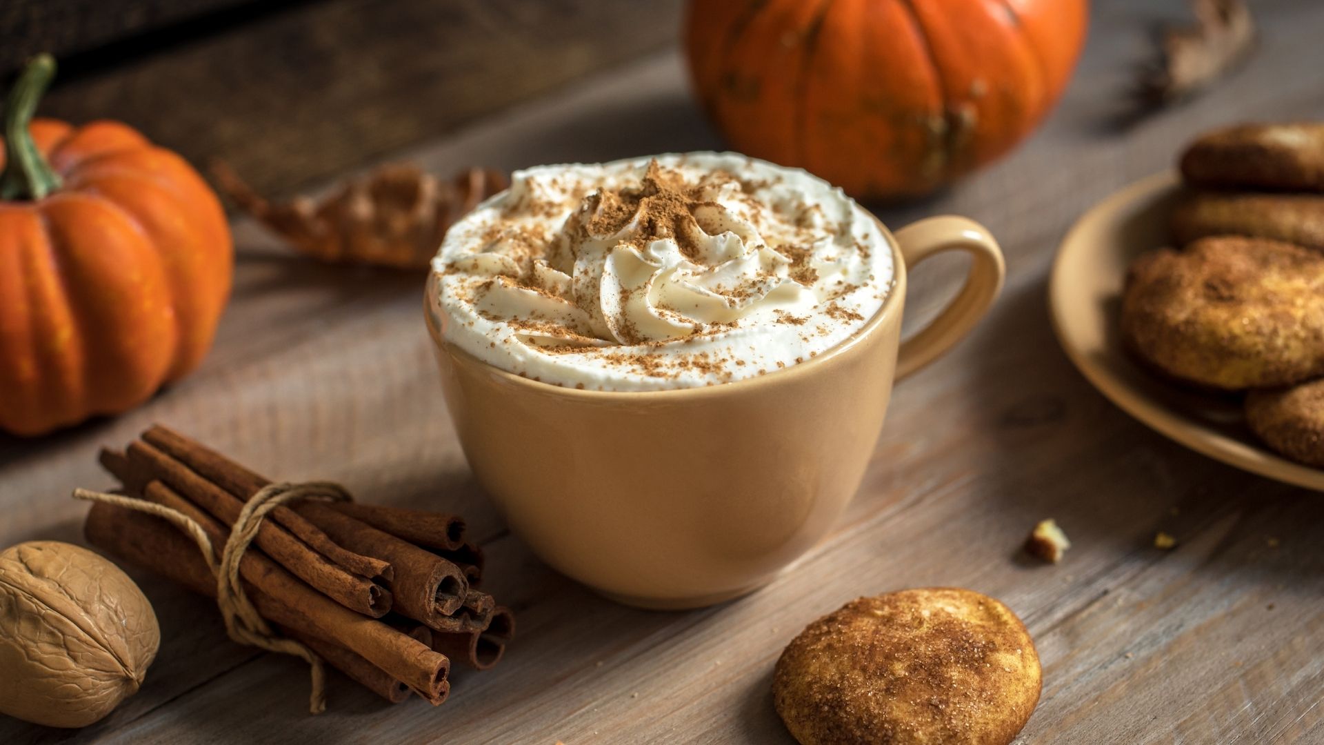 Yapımı sadece 5 dakika sürüyor! Enfes lezzet Pumpkin Spice Latte tarifi (Starbucks usulü)