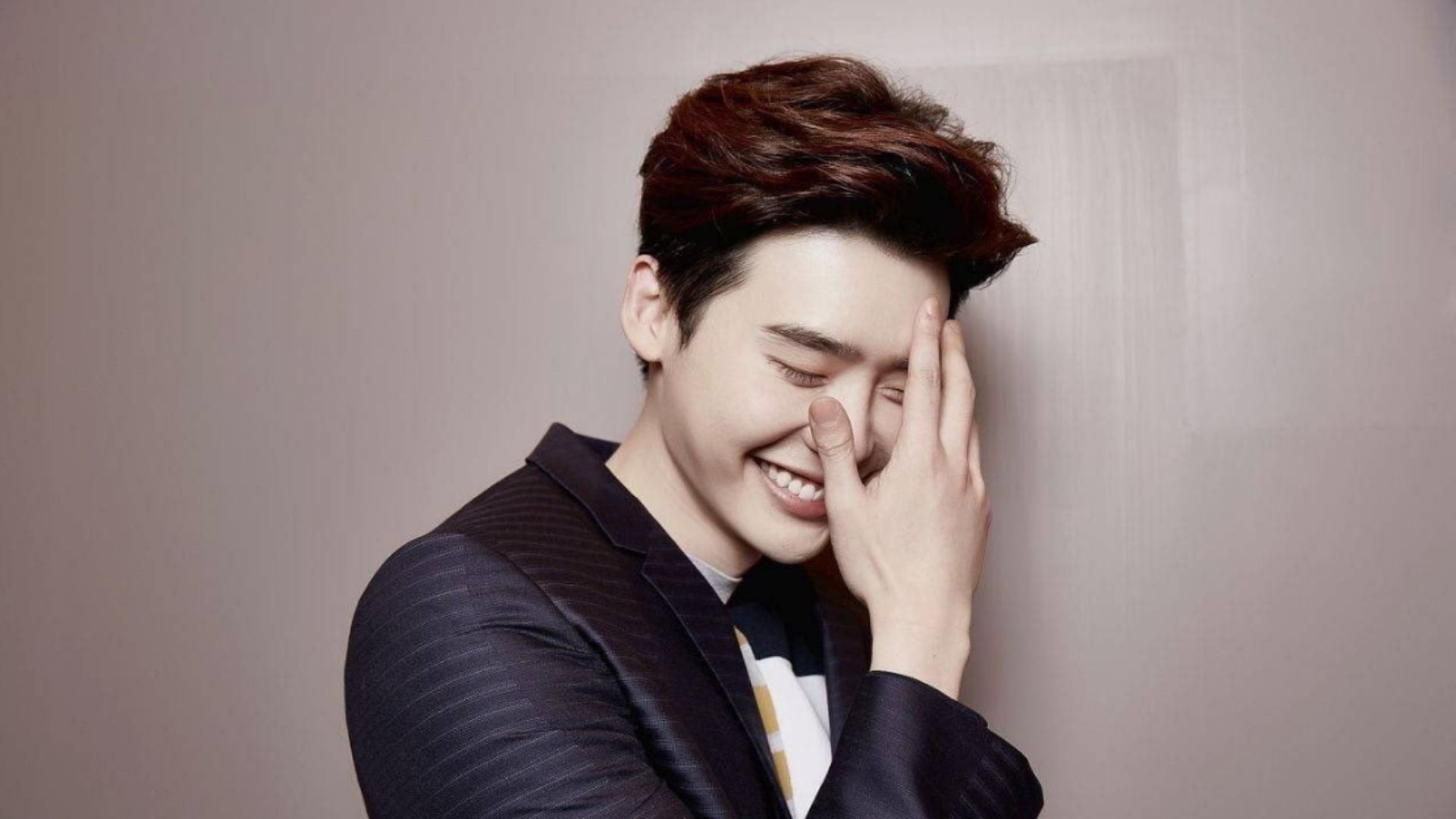 Yeni bir diziyle hayranlarını heyecanlandırdı! Lee Jong Suk kimdir? Yeni dizisi ve projeleri