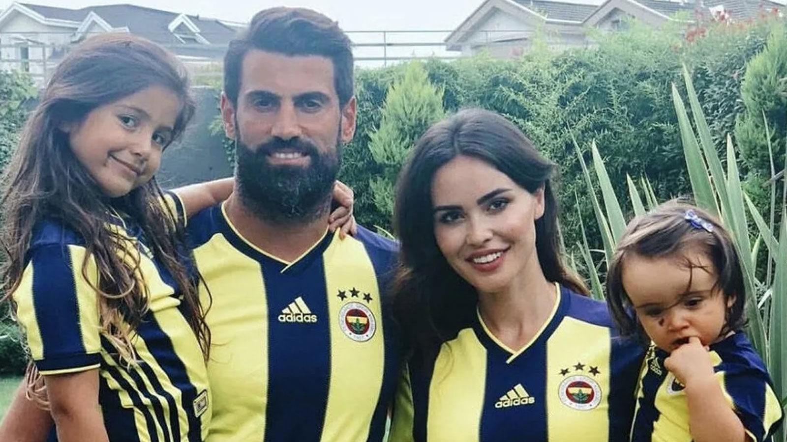 Volkan Demirel ve Zeynep Demirel çiftinin bebeklerinin cinsiyeti belli oldu: &#039;Volkan şanslı adam&#039;